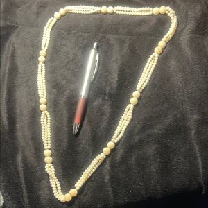 Elegant Cream Beaded Necklace